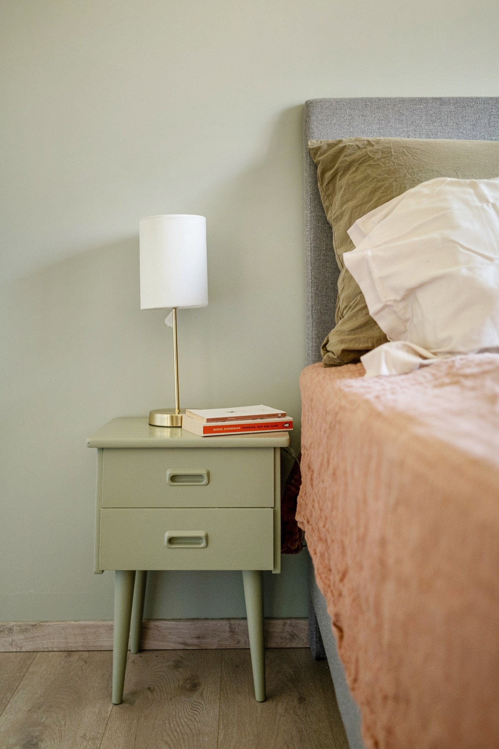 Soverommene er holdt i lune farger som gjør det enkelt å falle til ro om kvelden. Galleribilde