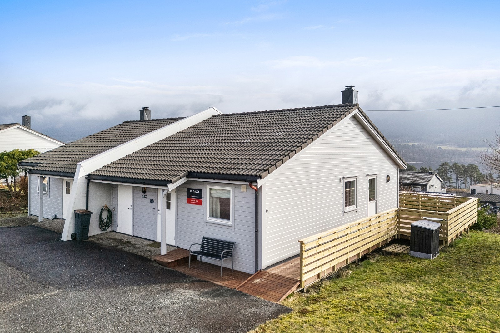 Dette er et populært og barnevennlig område med kort vei til fine turområder, som bl.a Opsangervatnet, Søralløypa, Husnesparken og golfbanen. Galleribilde
