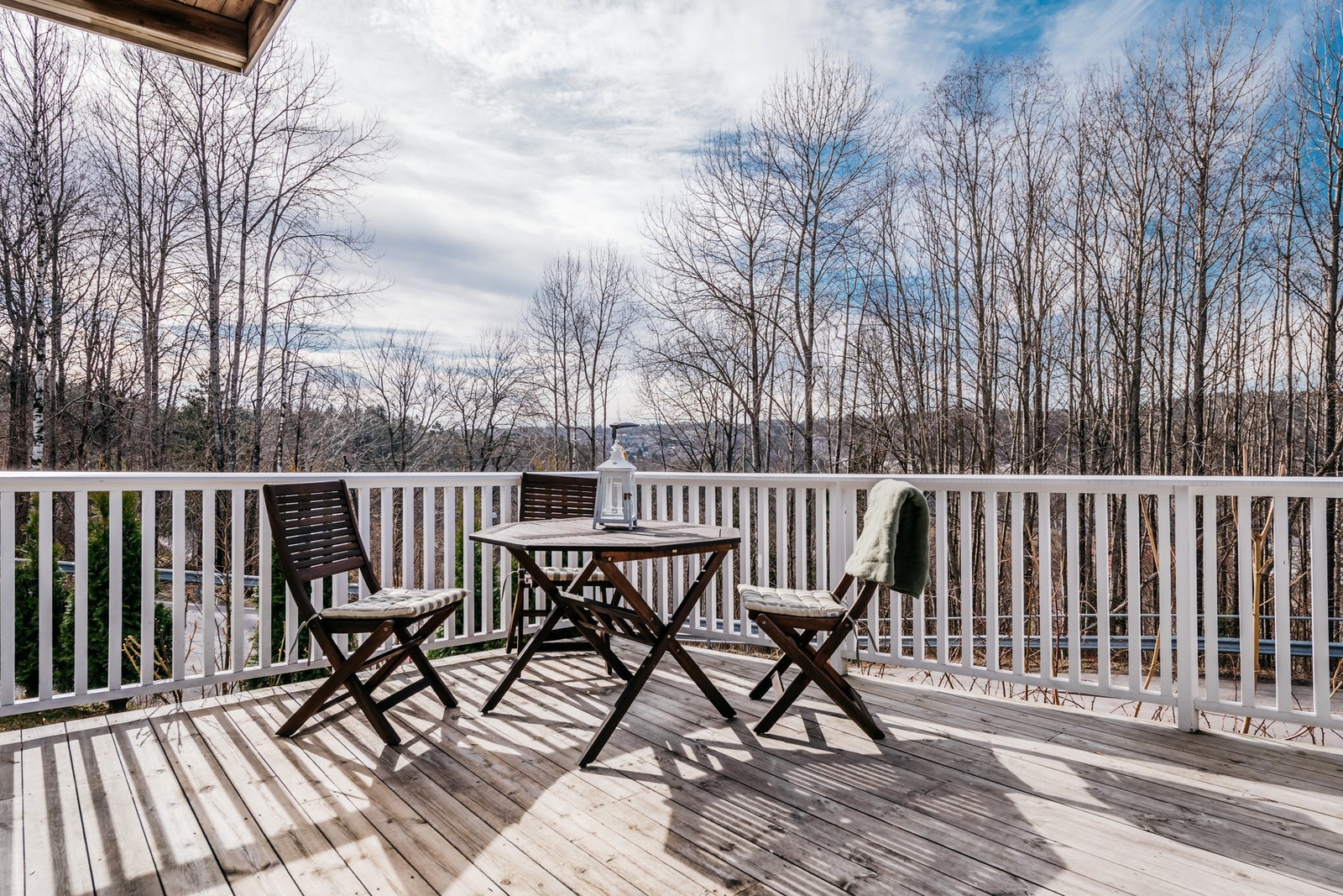 På denne terrassen kan man nyte solfylte dager. Galleribilde