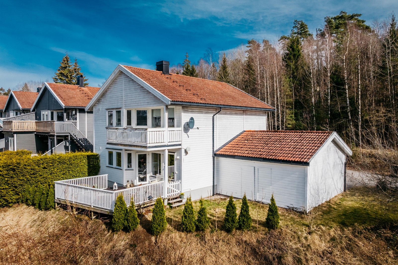 Bolig i 1.etg med stor terrasse og tilgang til hage. Galleribilde