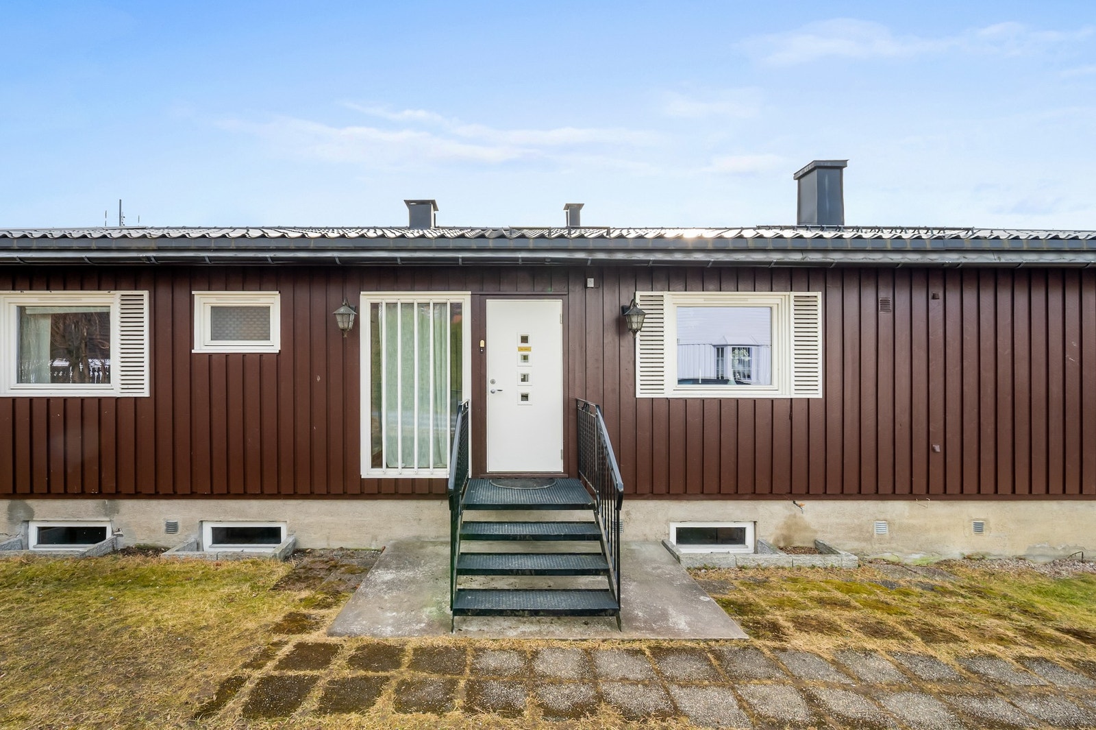 Velkommen til Hemingveien 1B presentert av Petter Jordbakke og Vegar Giæver v/EIE eiendomsmegling avd. Røa. Galleribilde