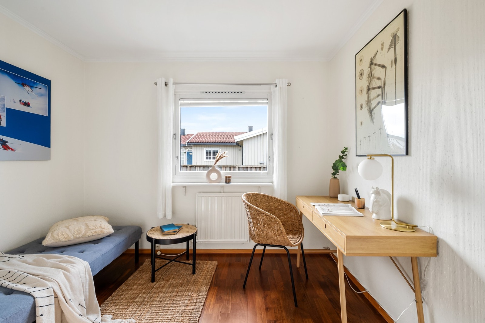 Et av boligens tre soverom, ideelt som barnerom eller kontor. Galleribilde