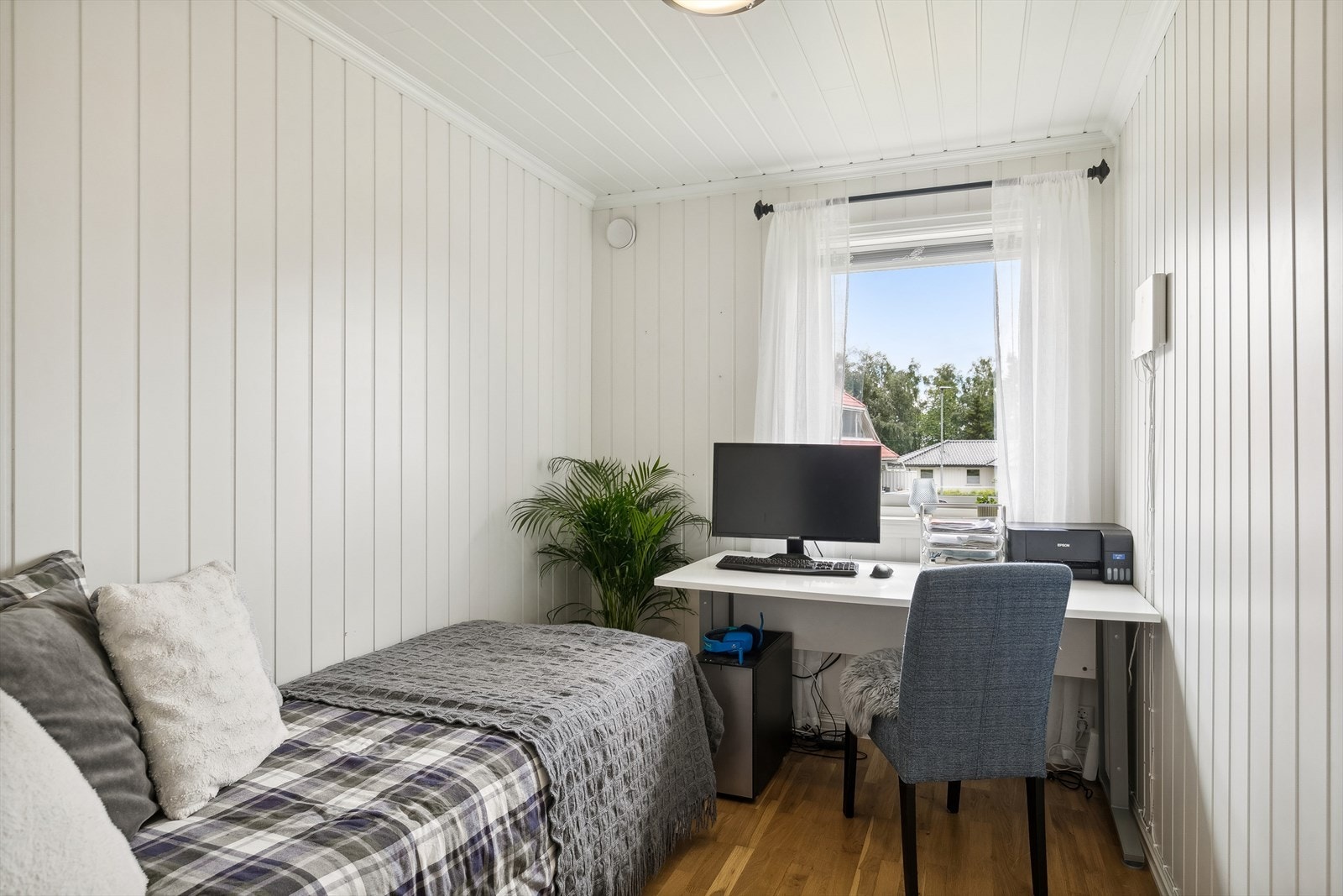 Soverom nr. 2 av god størrelse. Galleribilde