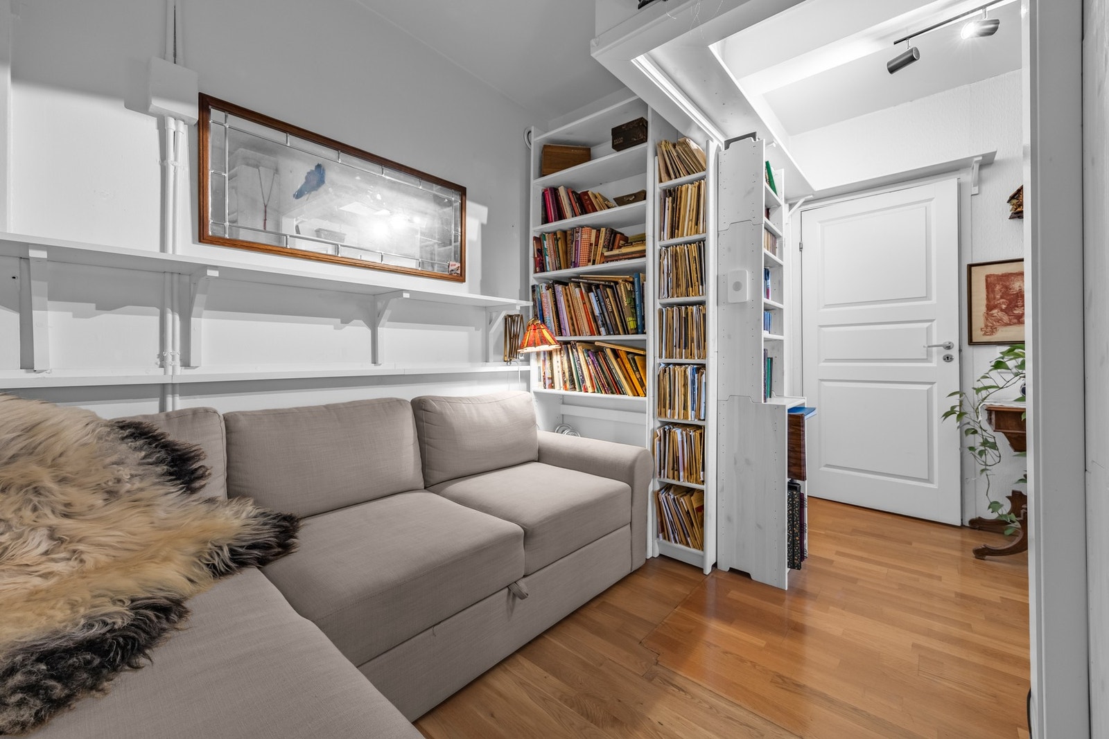 Boden gir rom for gode oppbevaringsmuligheter. Galleribilde