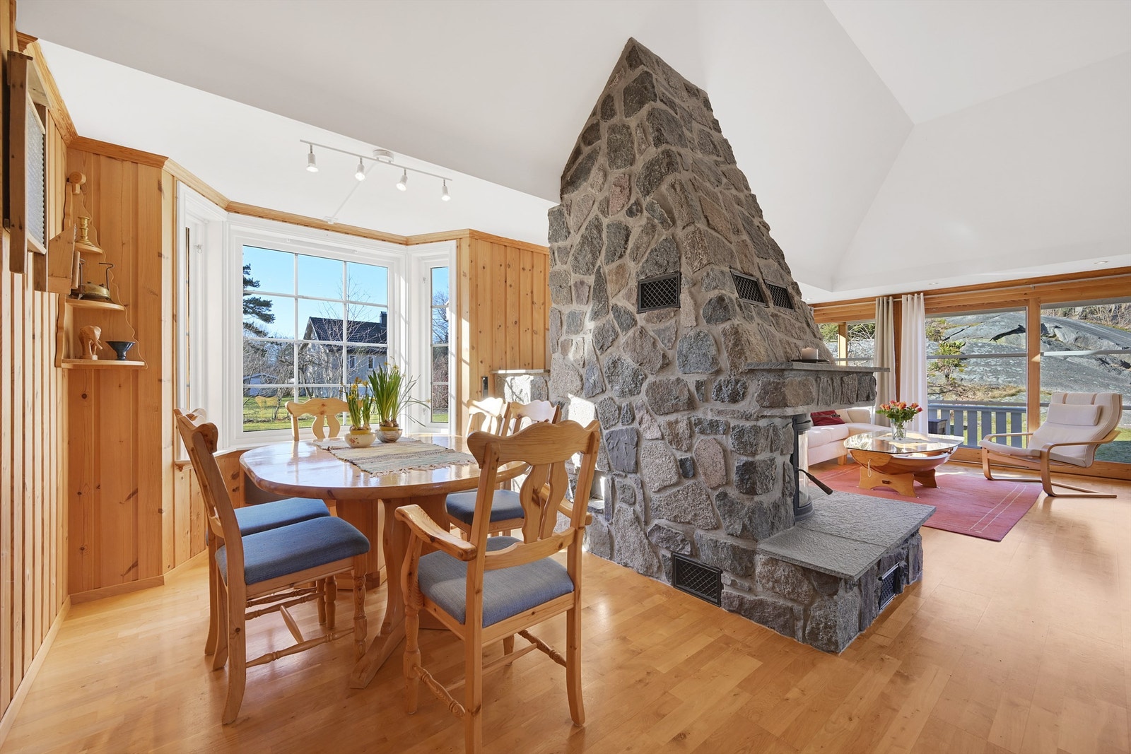 Egen plass til spisemøblement. Galleribilde