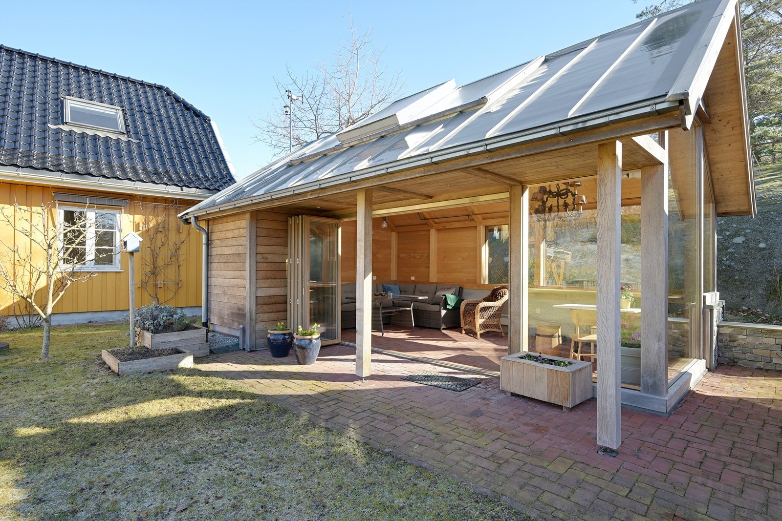 Idyllisk hagestue - fantastisk gjennom hele sommerhalvåret. Galleribilde