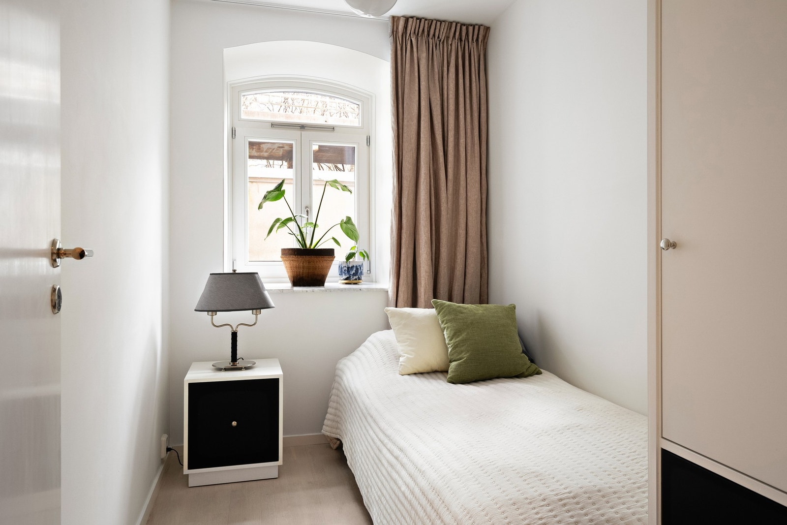 Vinduer med 3-lags isolerglass fra 2021 - byttet i regi av borettslaget. Galleribilde