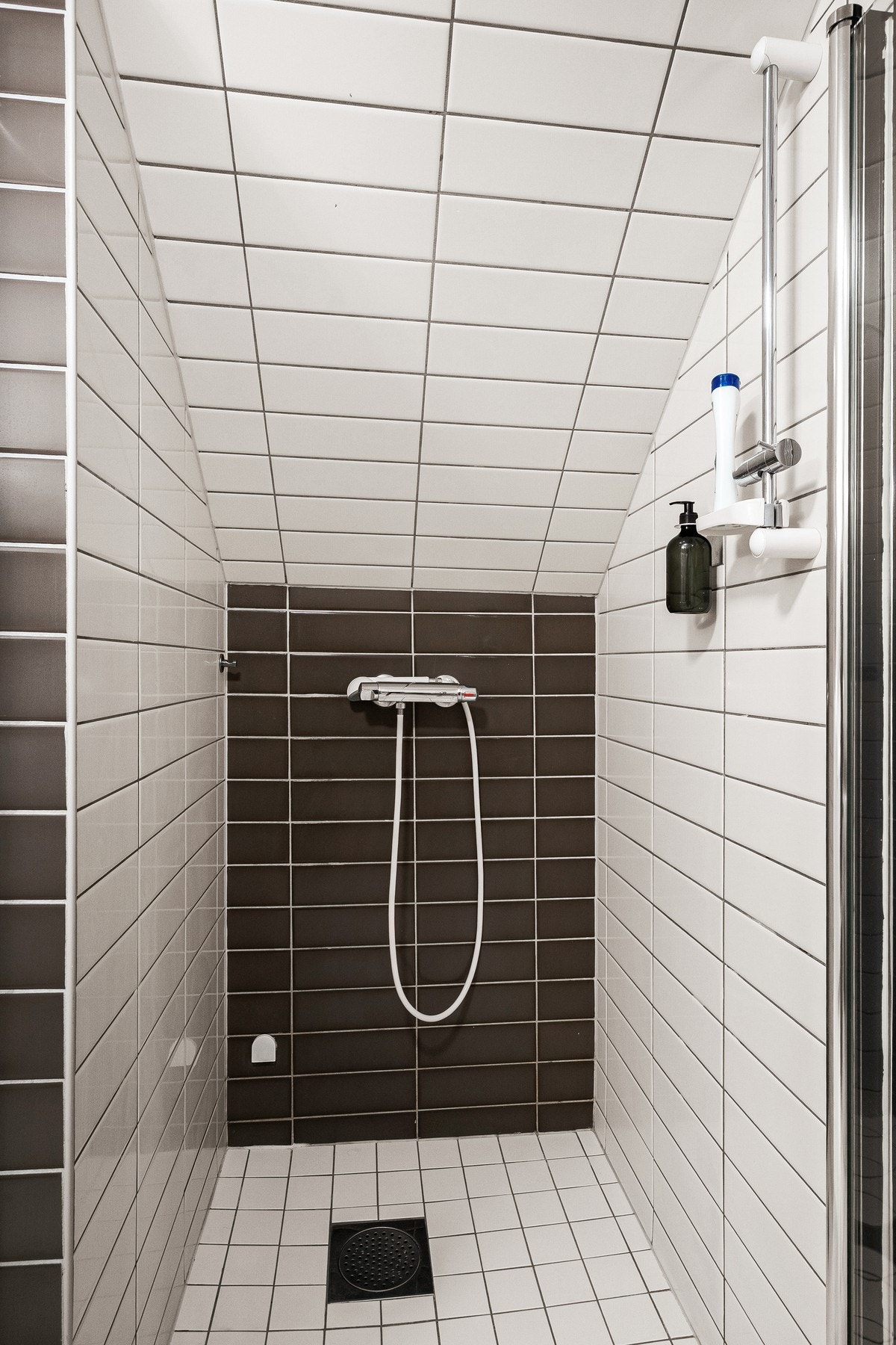 Flislagt gulv med varmekabler. Galleribilde