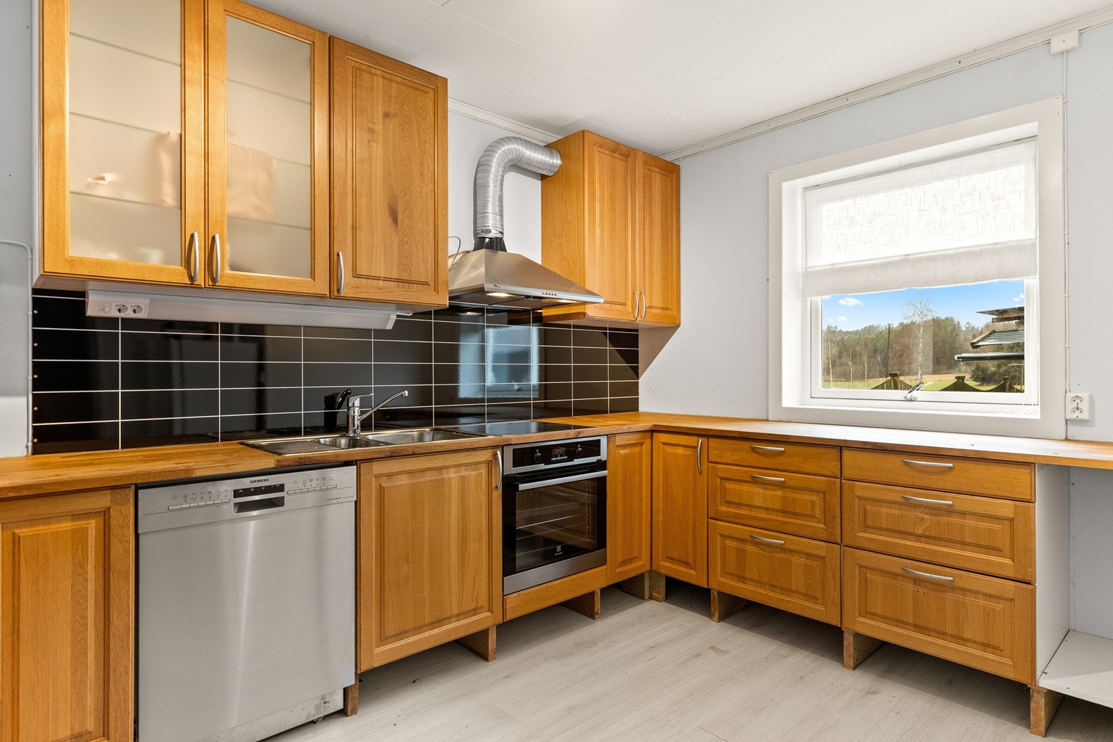 Kjøkken i leilighet Galleribilde