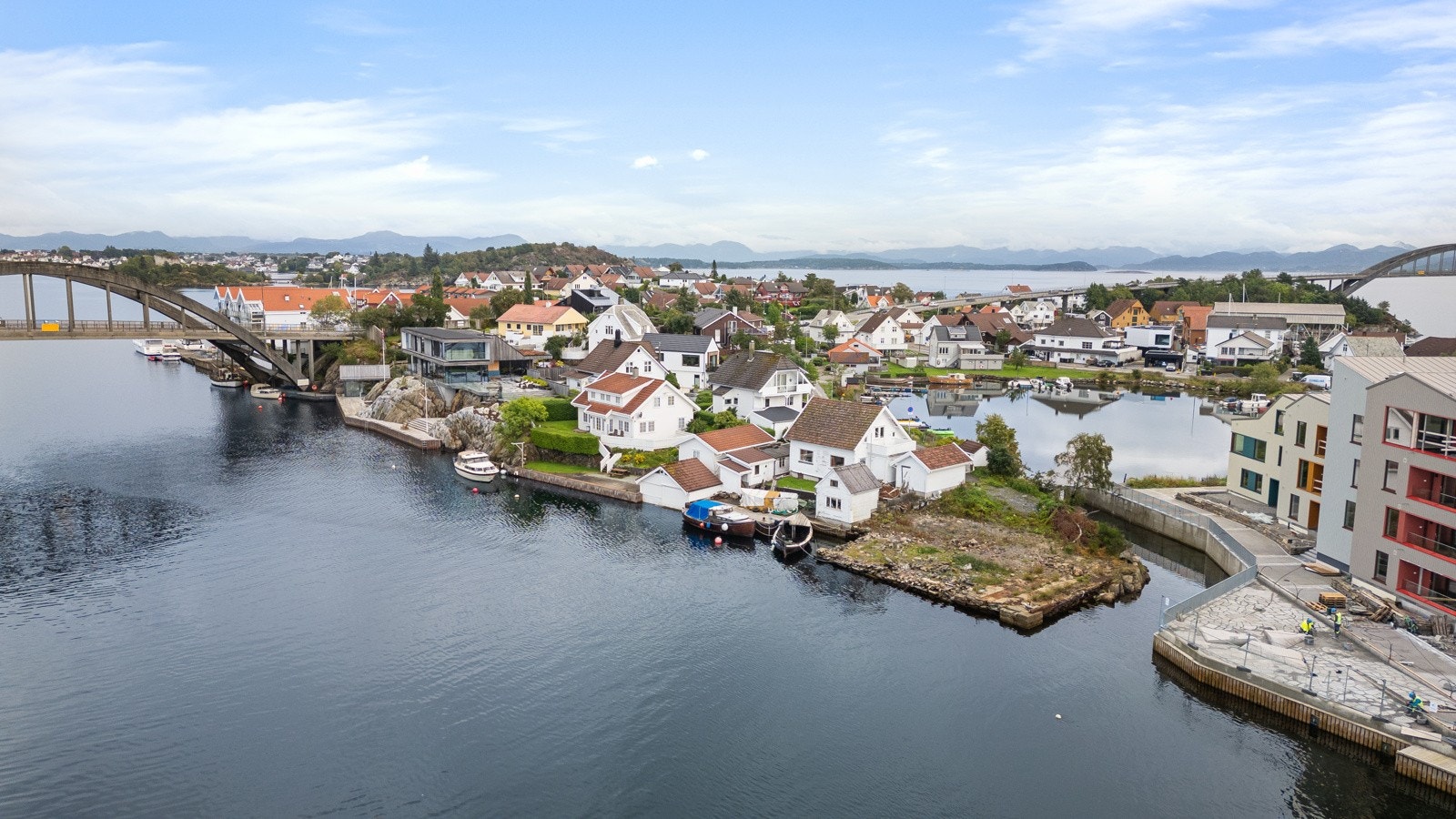 Fantastisk beliggende tomt med sjøen som nærmeste nabo! Galleribilde