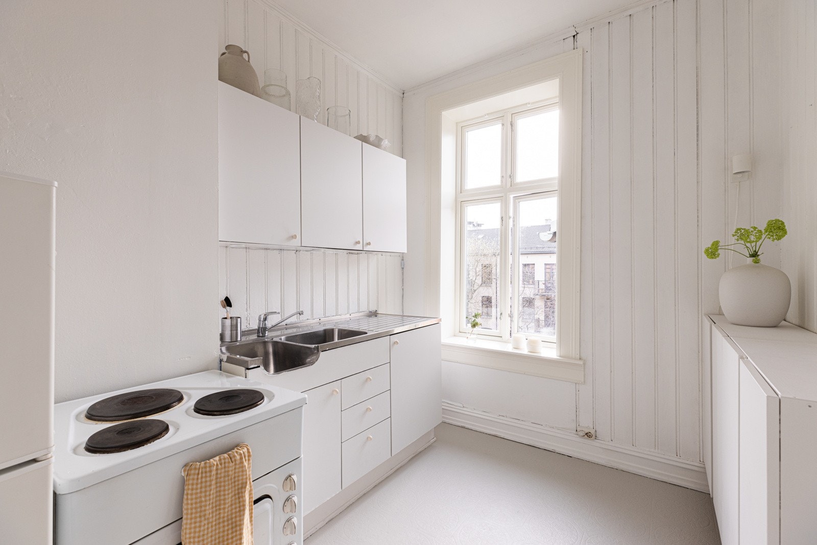 - Enkelt kjøkken i et eget separat rom - Galleribilde