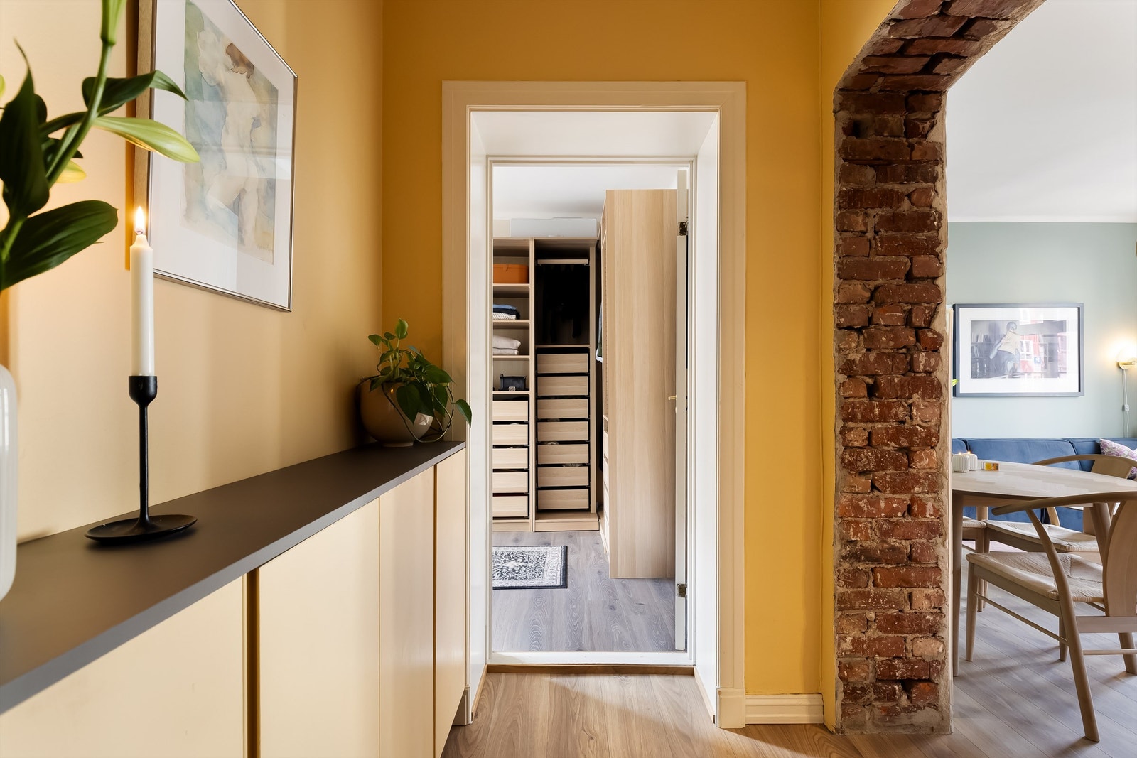 Entré. Galleribilde