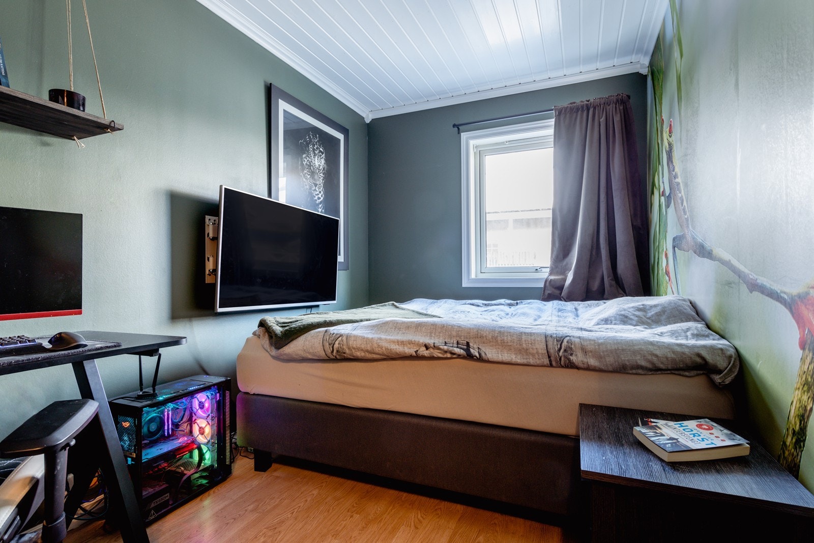 Soverommene har god størrelse og fint naturlig lys Galleribilde