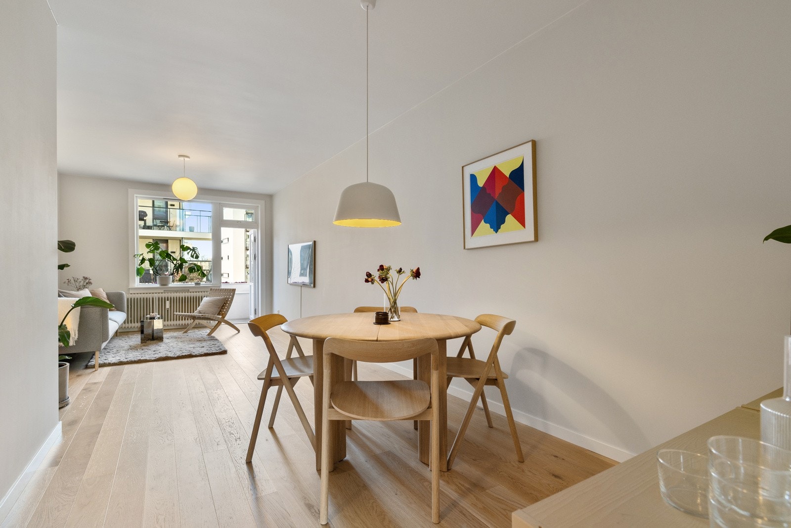 Det er god plass til spisebord. Galleribilde