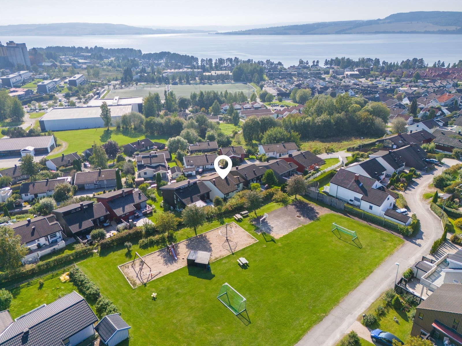 Enebolig med attraktiv beliggenhet og fantastisk utsikt Galleribilde