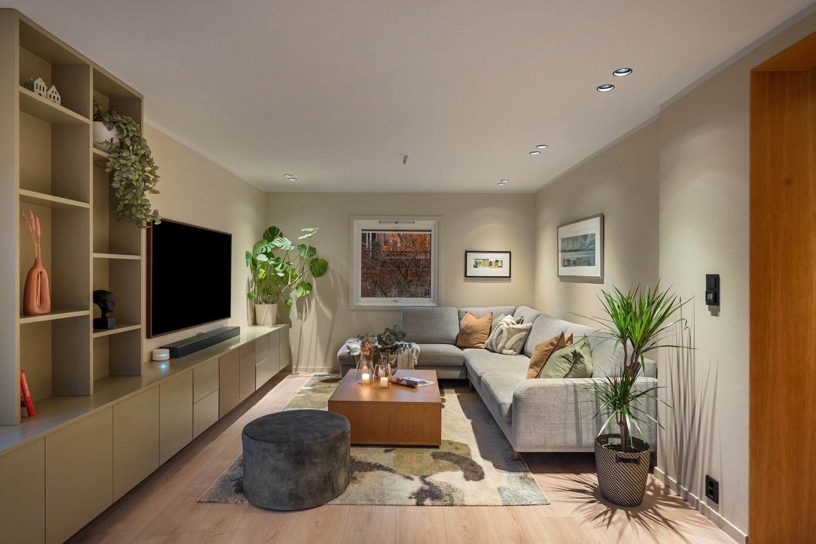 I hele 1. etasjen er det gulvvarme som gir en god, stabil innetemperatur Galleribilde