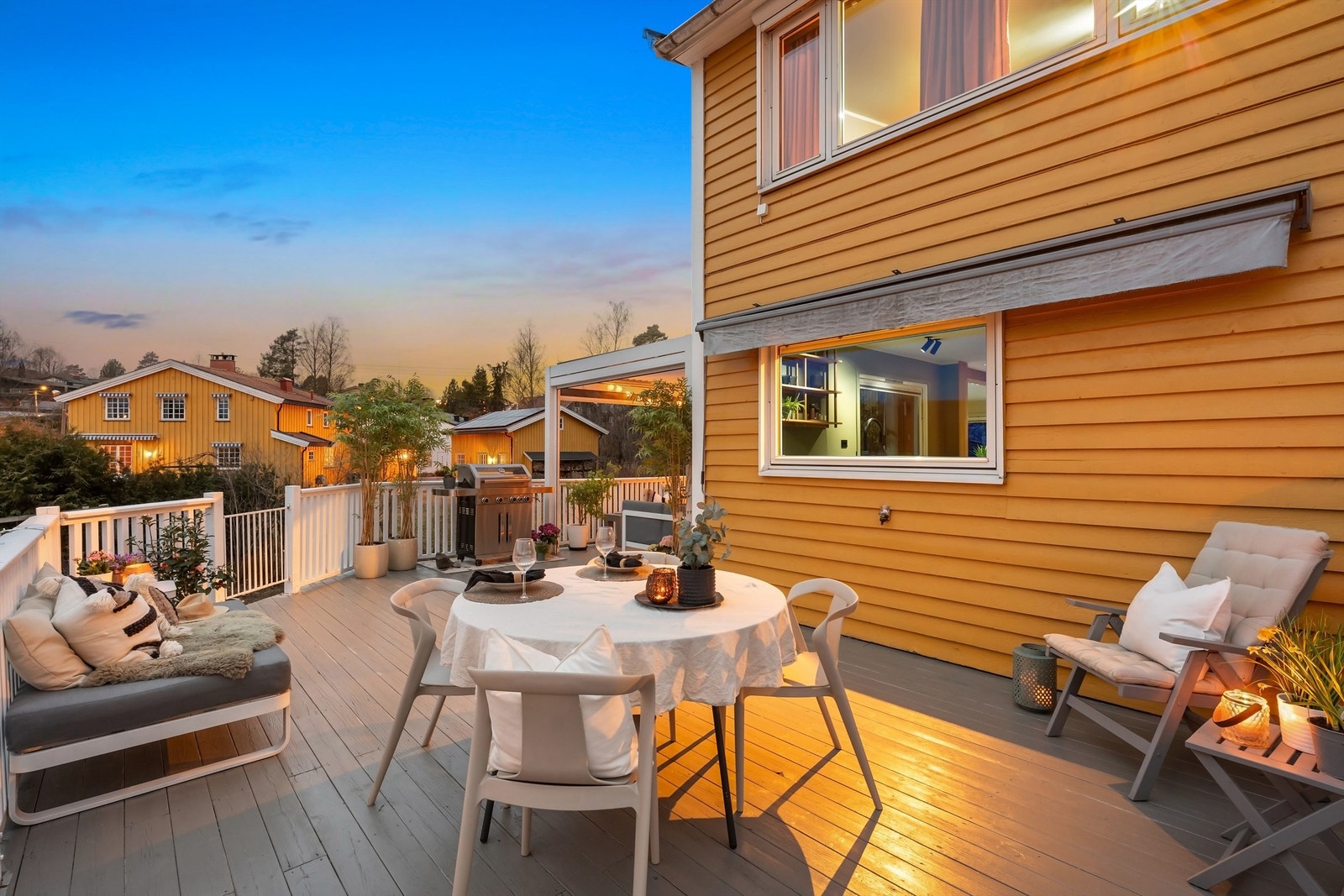 Velkommen til Wilh. Wilhelmsens vei 8D - et betydelig påkostet enderekkehus med god planløsning og solrik uteplass Galleribilde