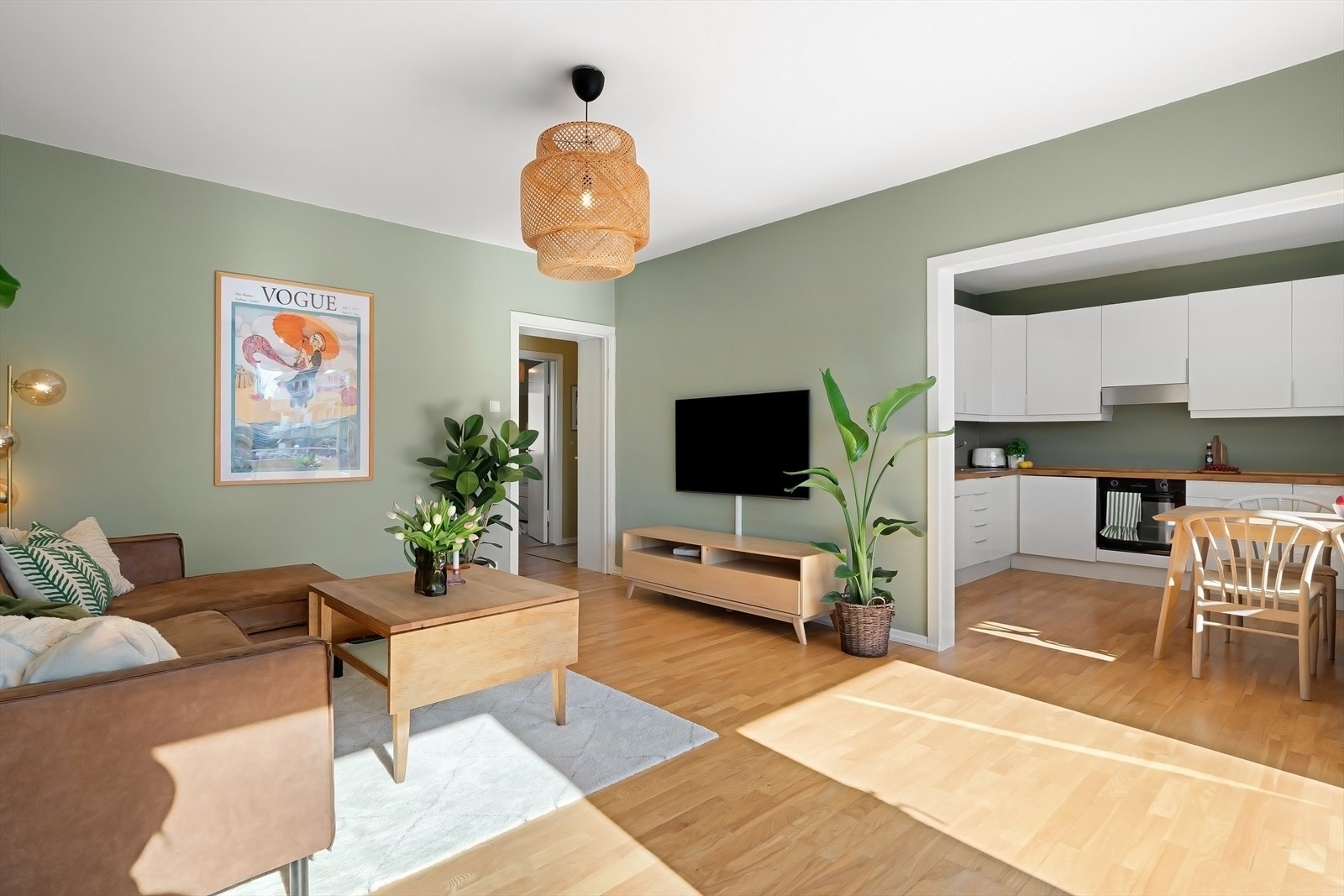 Svært lys og gjennomgående leilighet Galleribilde