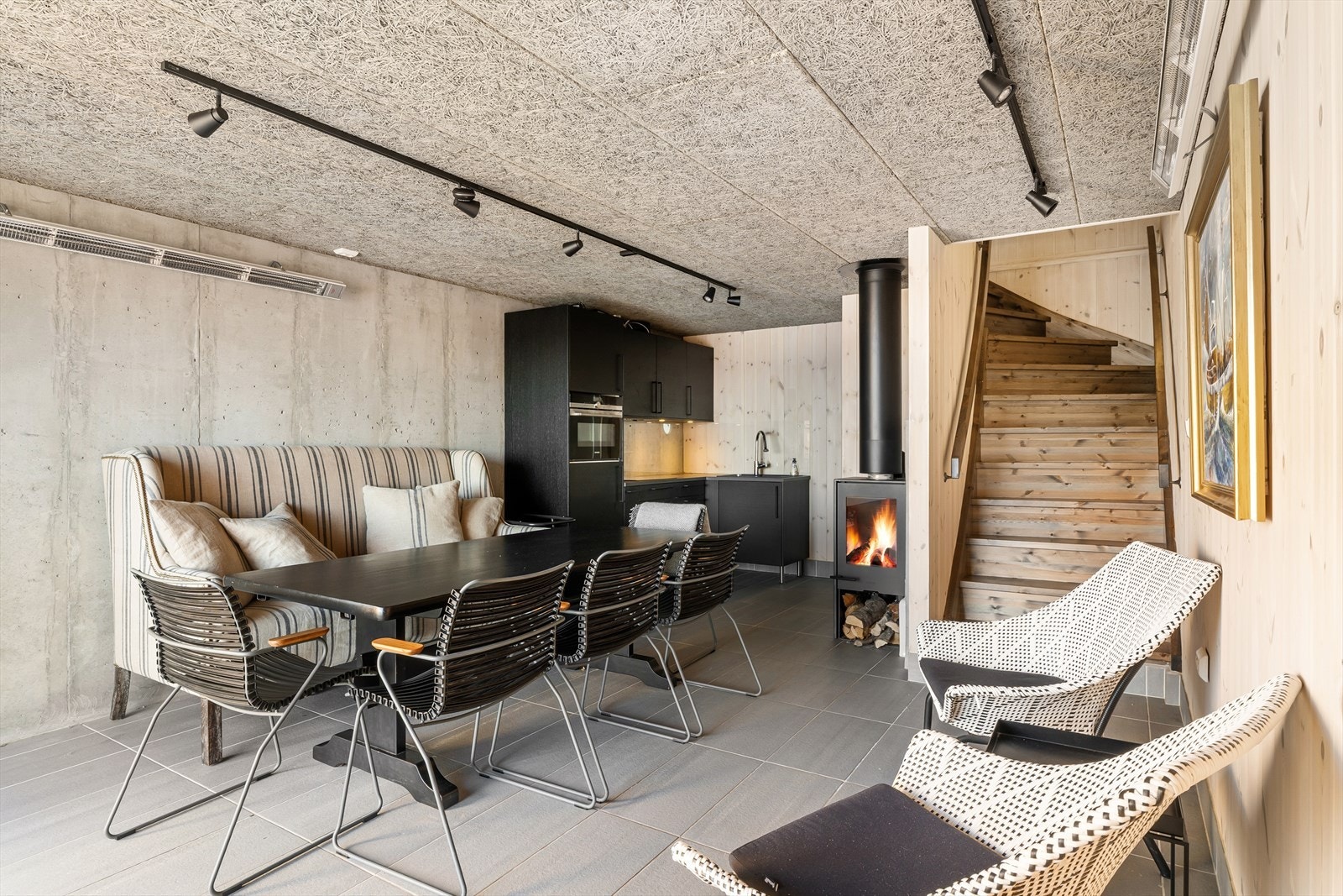 God oppvarming fra vedovn Galleribilde