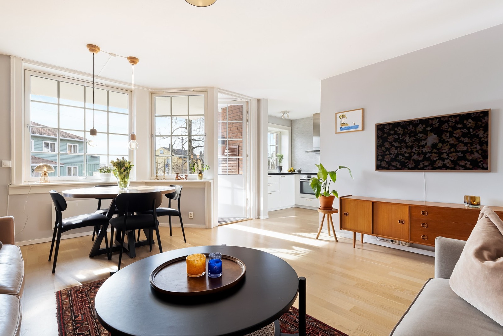 Fredrik Lund ved EIE Løren ønsker velkommen til Godals vei 20! Galleribilde