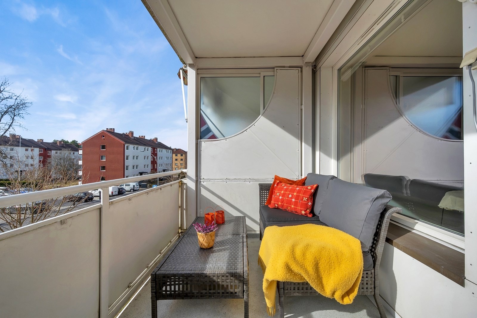 Fra stue er det utgang til en flott balkong på 9 kvm. Galleribilde