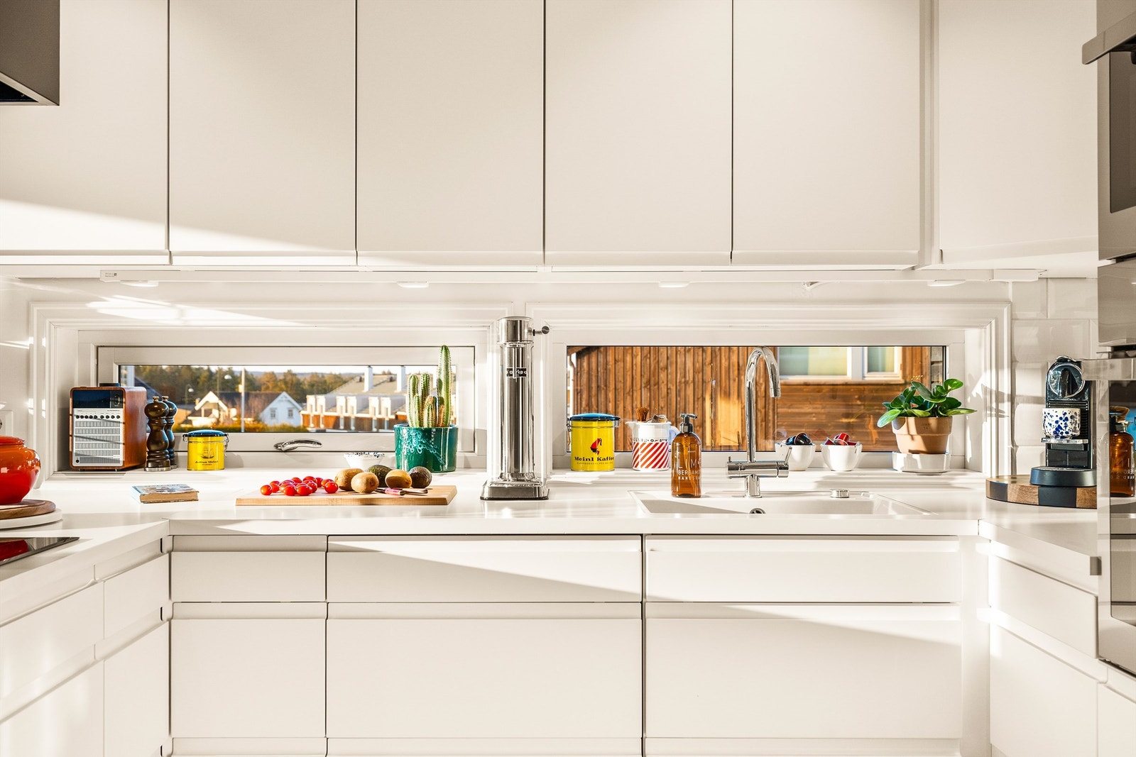 Alle kjøkkenets hvitevarer er integrert og medfølger. Galleribilde