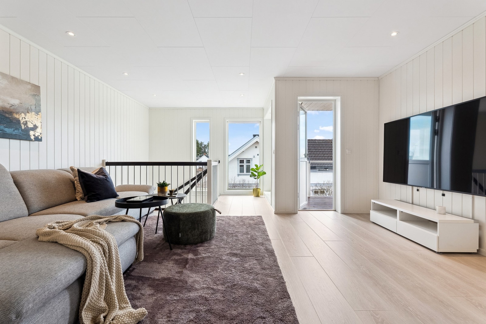 Loftstuen er et meget koselig rom som egner seg ypperlig som TV-stue eller et ekstra oppholdsrom. Galleribilde