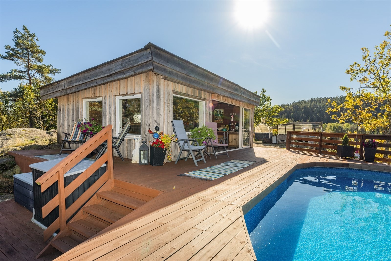 Her finner vi også en hyggelig hagestue. Galleribilde