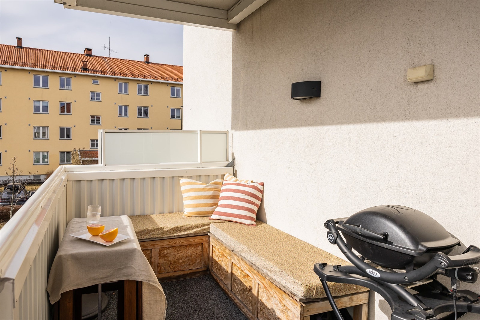 Her er det med andre ord gode muligheter for å innrede med en hyggelig sittegruppe der årets varme dager kan nytes. Galleribilde