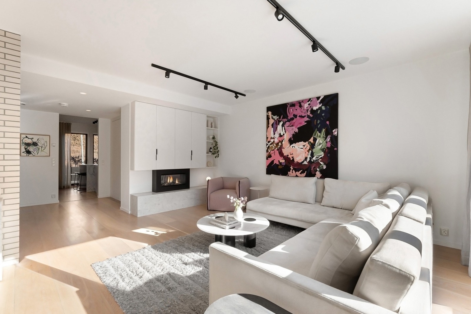 Velkommen til Lilleruts vei 39 B, presentert av Tinholt Eiendomsmegling. Galleribilde