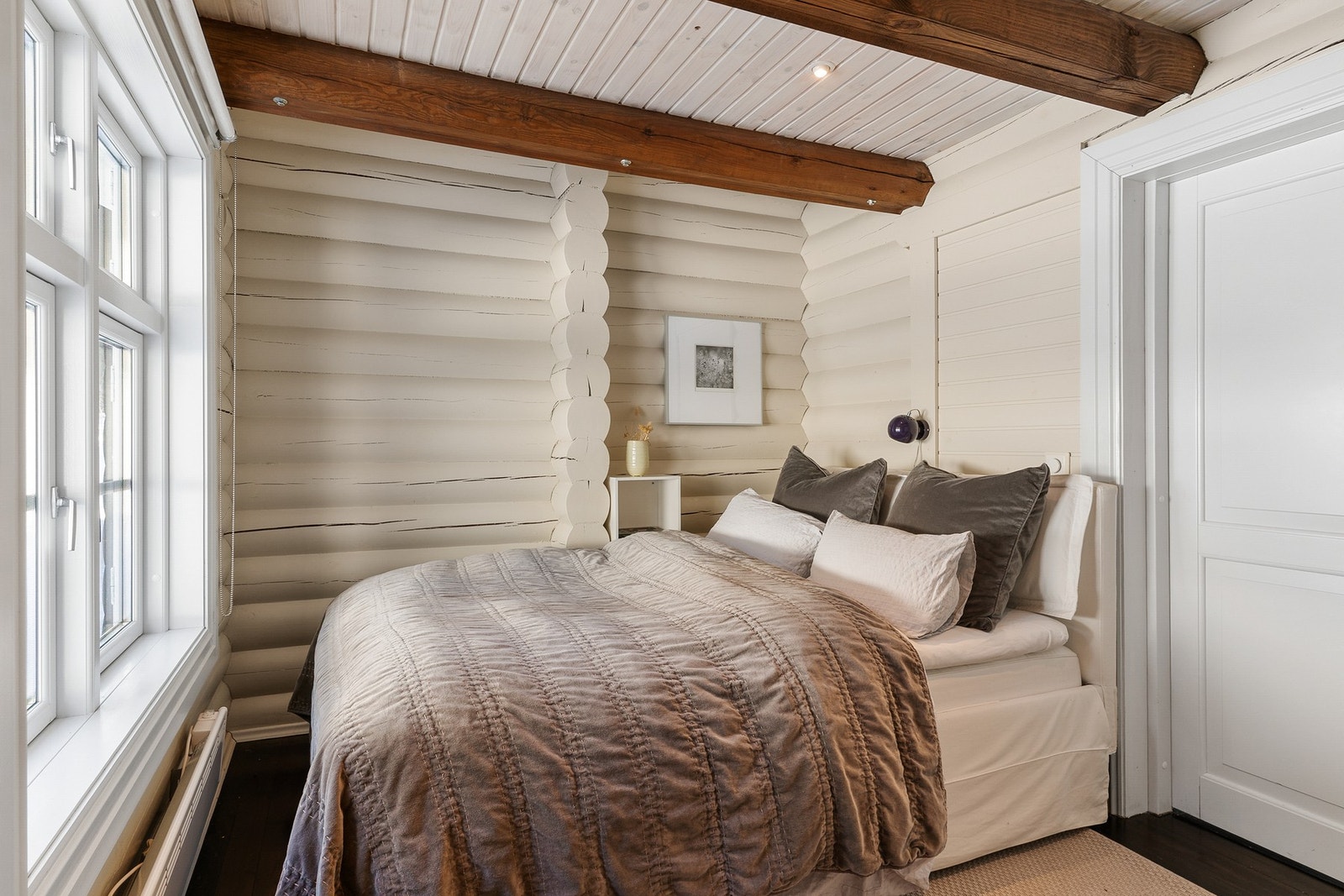 Det andre soverommet har også plass til dobbeltseng og garderobeskap. Galleribilde