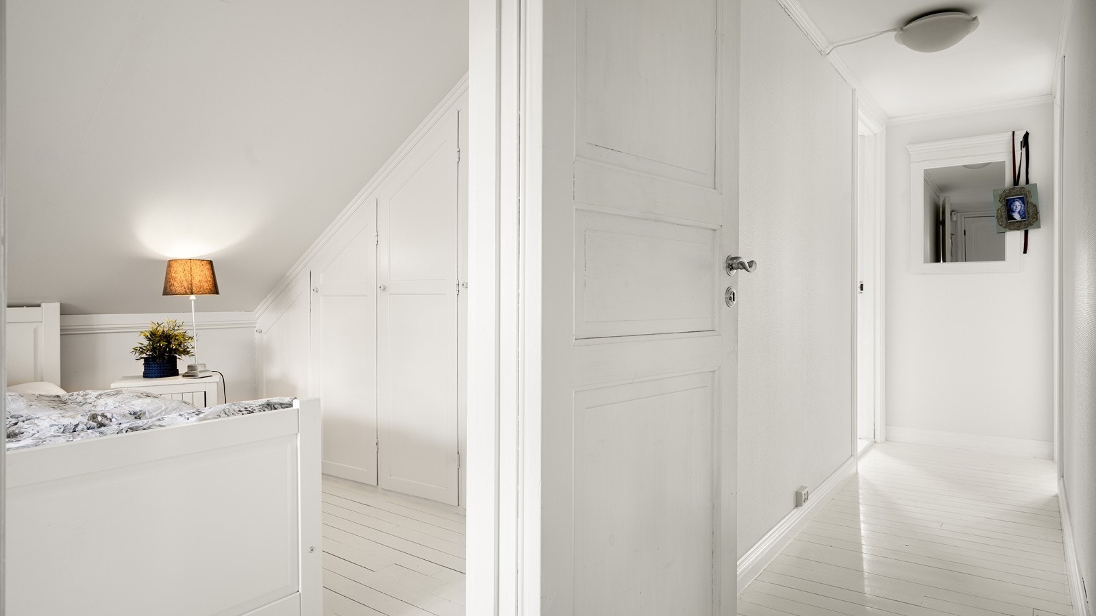 Mellomgang i 2.etg. Galleribilde