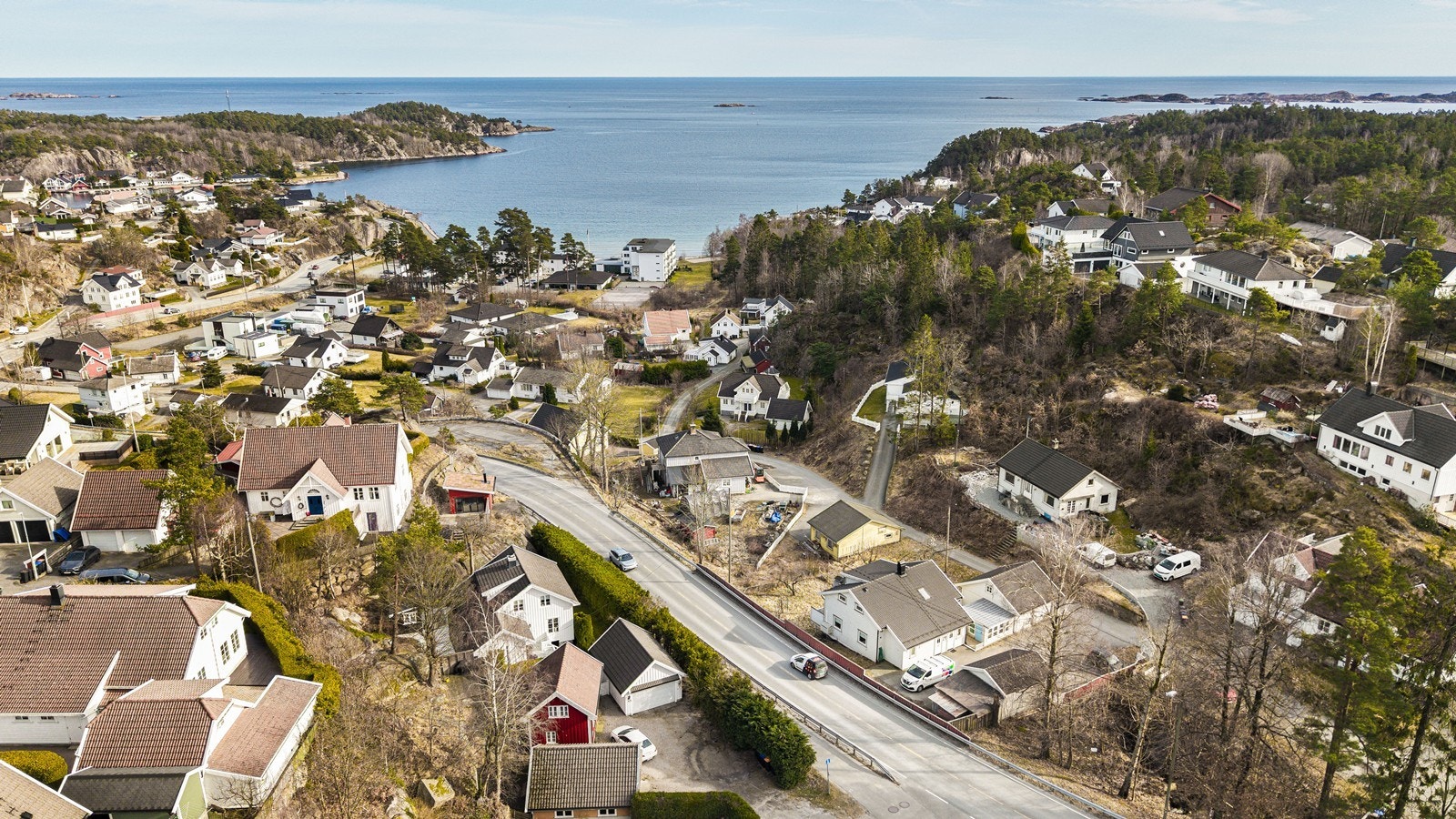 Boligen ligger sjønært til - flotte turområder rett i nærheten - kort og trygg skolevei samt barnehage ett steinkast unna Galleribilde