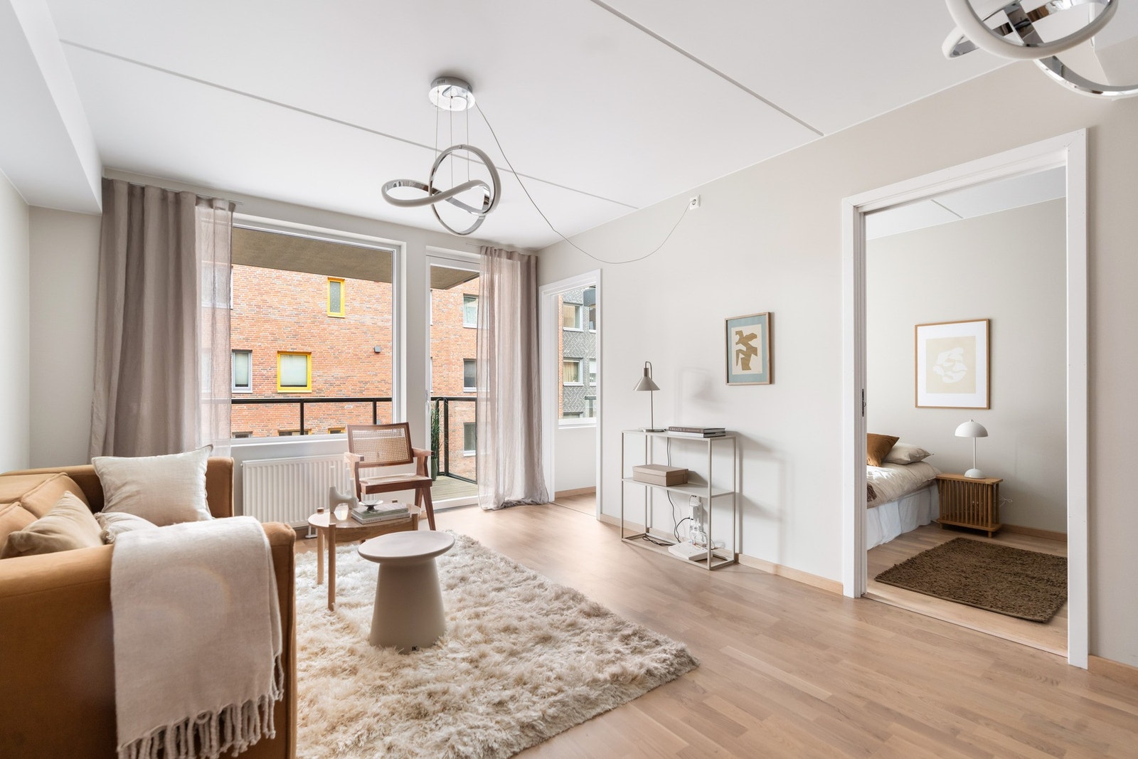 Fra stuen har du enkel tilgang til boligens soverom Galleribilde