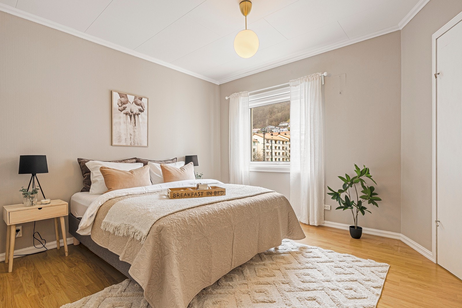 - Hovedsoverommet er på 12,4 kvm - Galleribilde