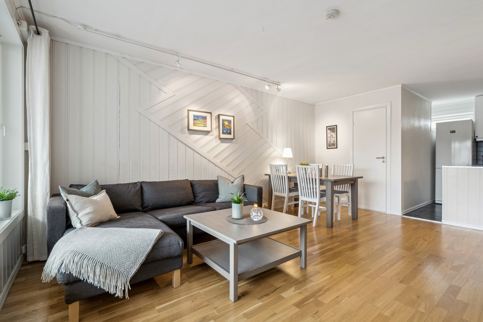 Leiligheten er lys og har en fin beliggenhet i Brundalen BL. Herfra er det kort vei til de fleste servicefasiliteter. Galleribilde