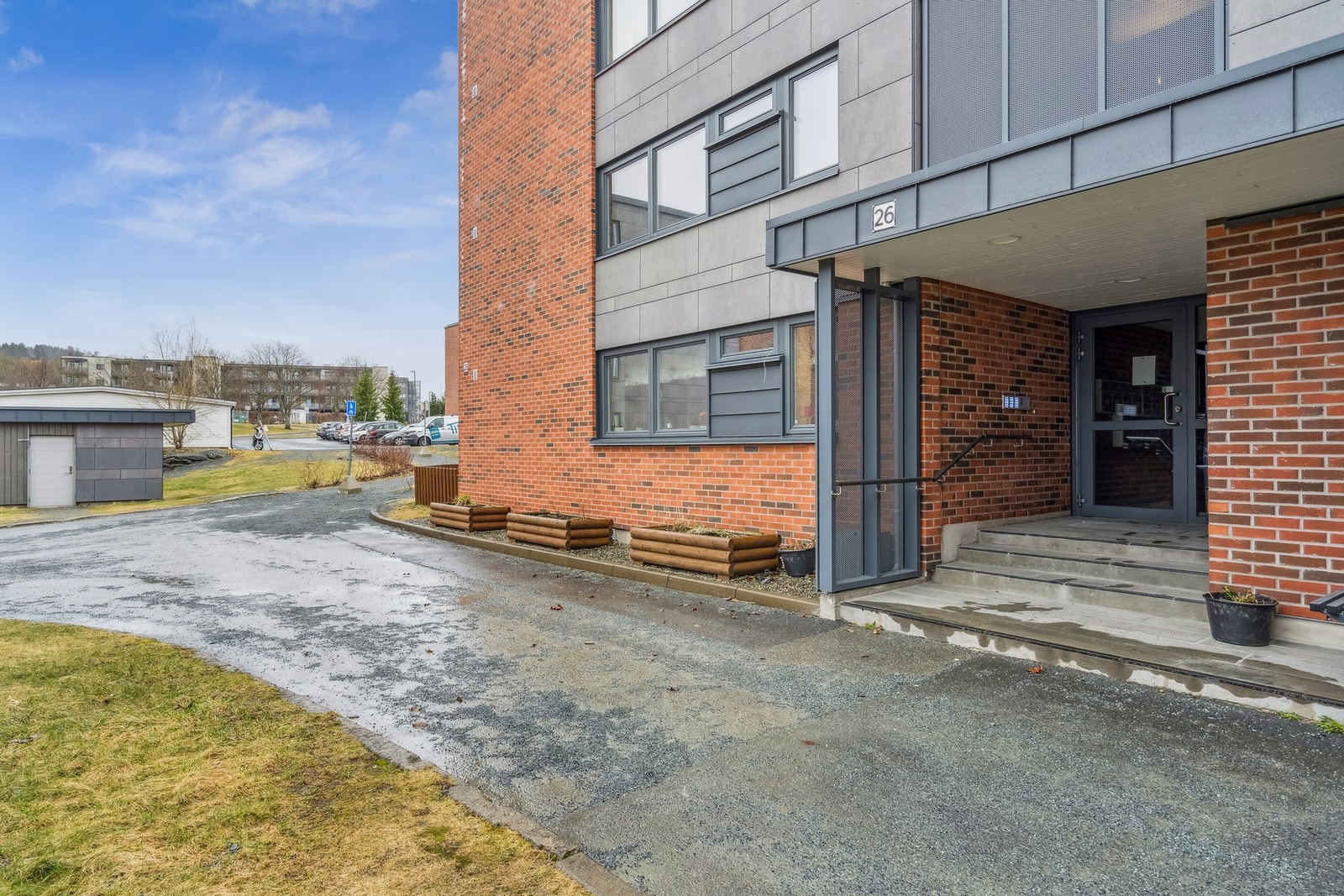 Inngangsparti. Herfra er det kort vei til parkeringsplassene. Galleribilde