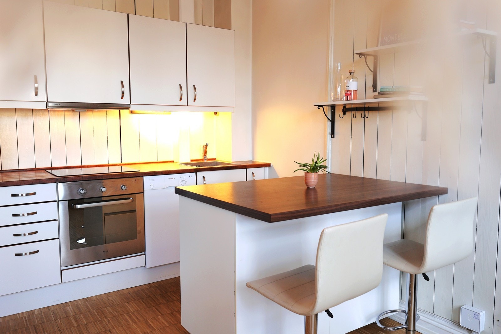 Kjøkkenøy med hjul Galleribilde