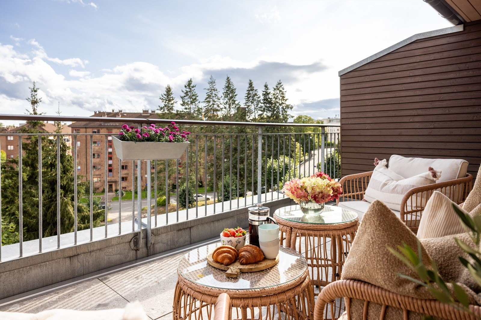 Leiligheten har to praktiske boder på ca. 1 kvm hver, med enkel tilgang fra terrassen. Galleribilde