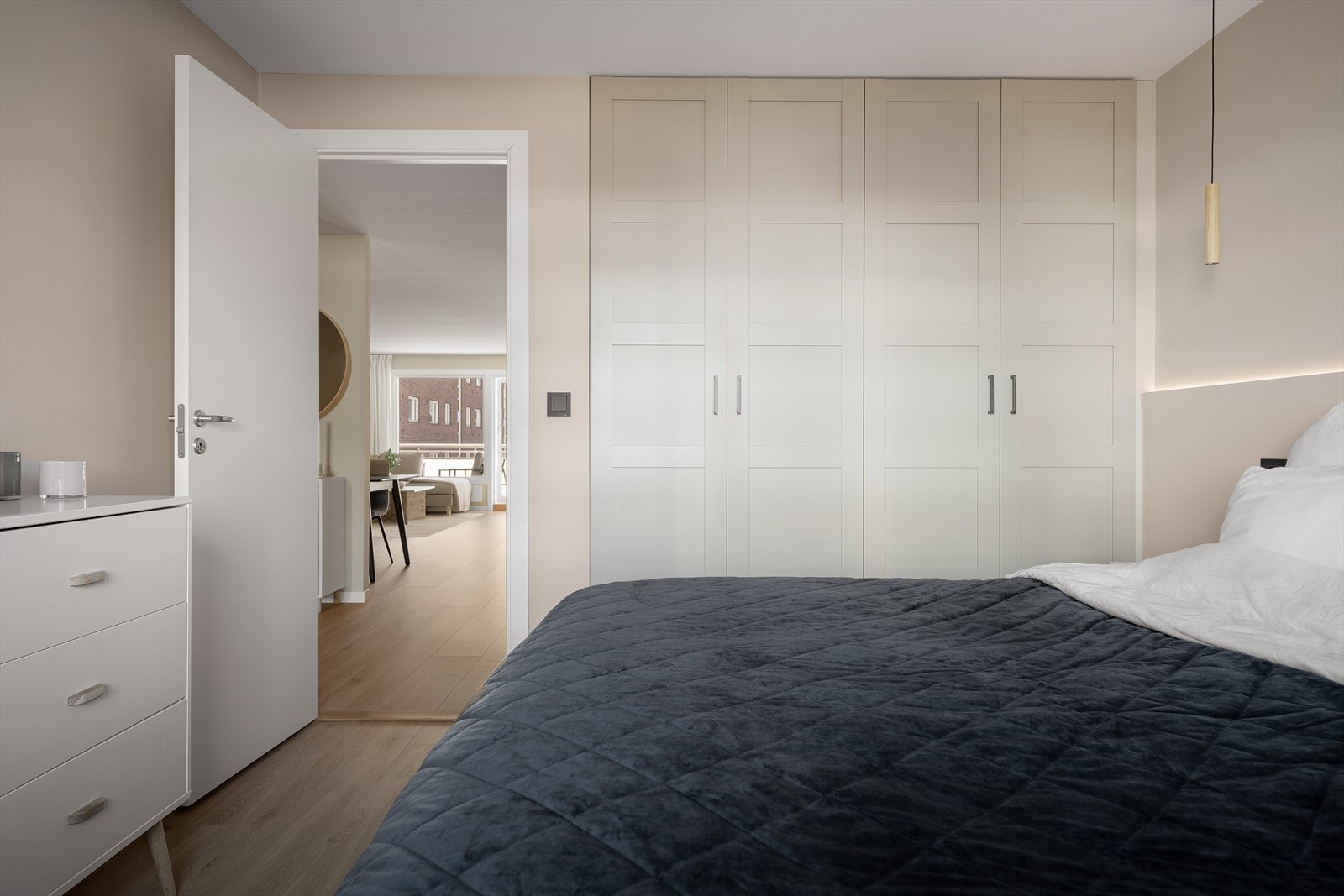 Plassbygget garderobe medfølger salget Galleribilde