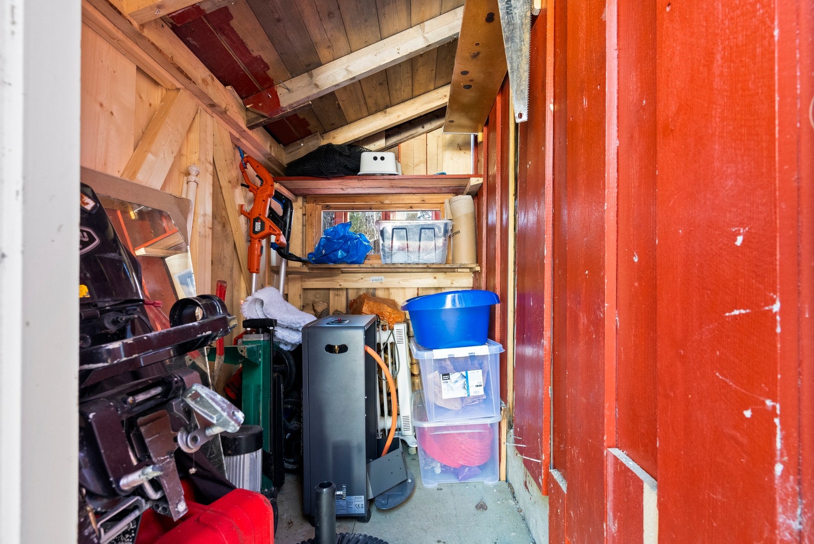 Uteboden på baksiden av hytten. Galleribilde