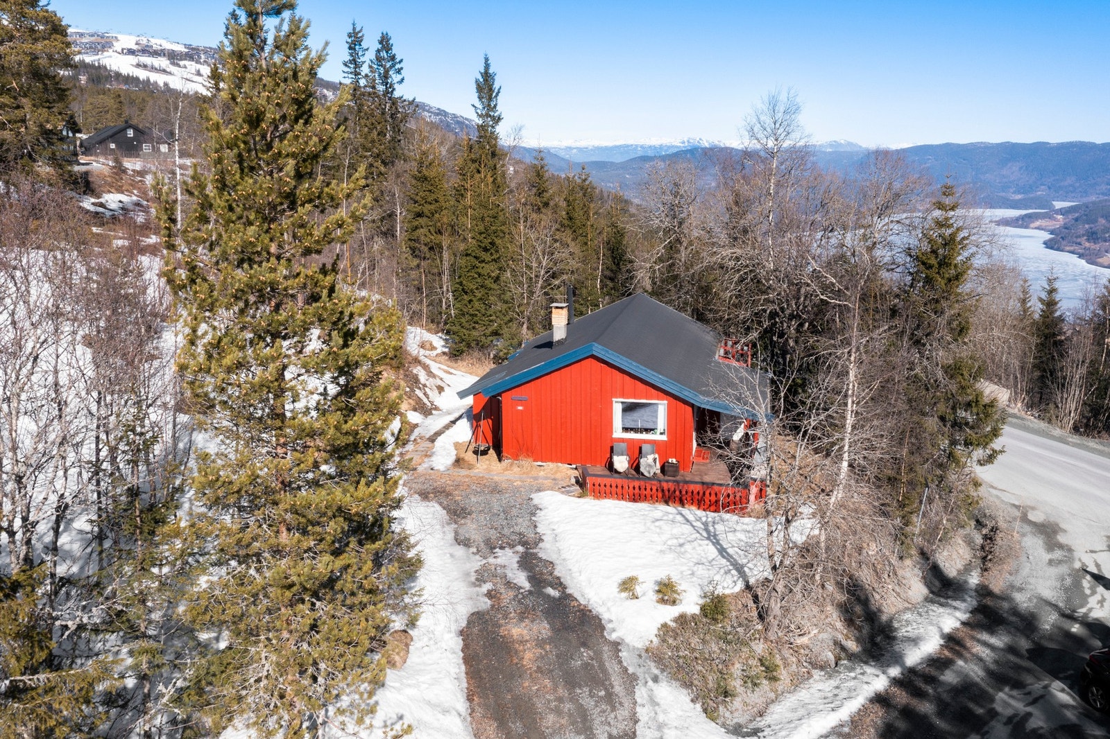 Hytten fra drone. Galleribilde