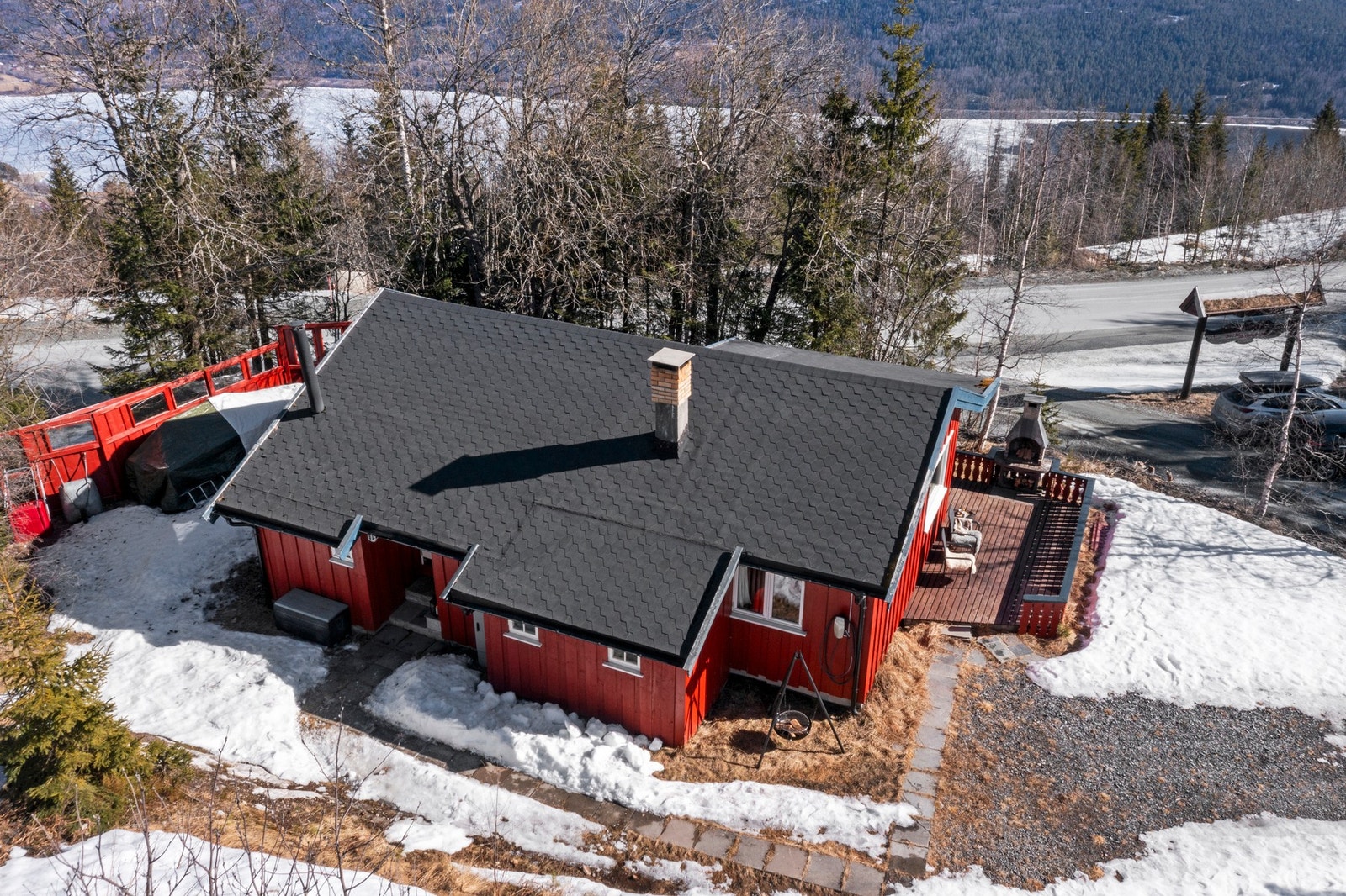 Hytten og utsikten mot Krøderen, Galleribilde