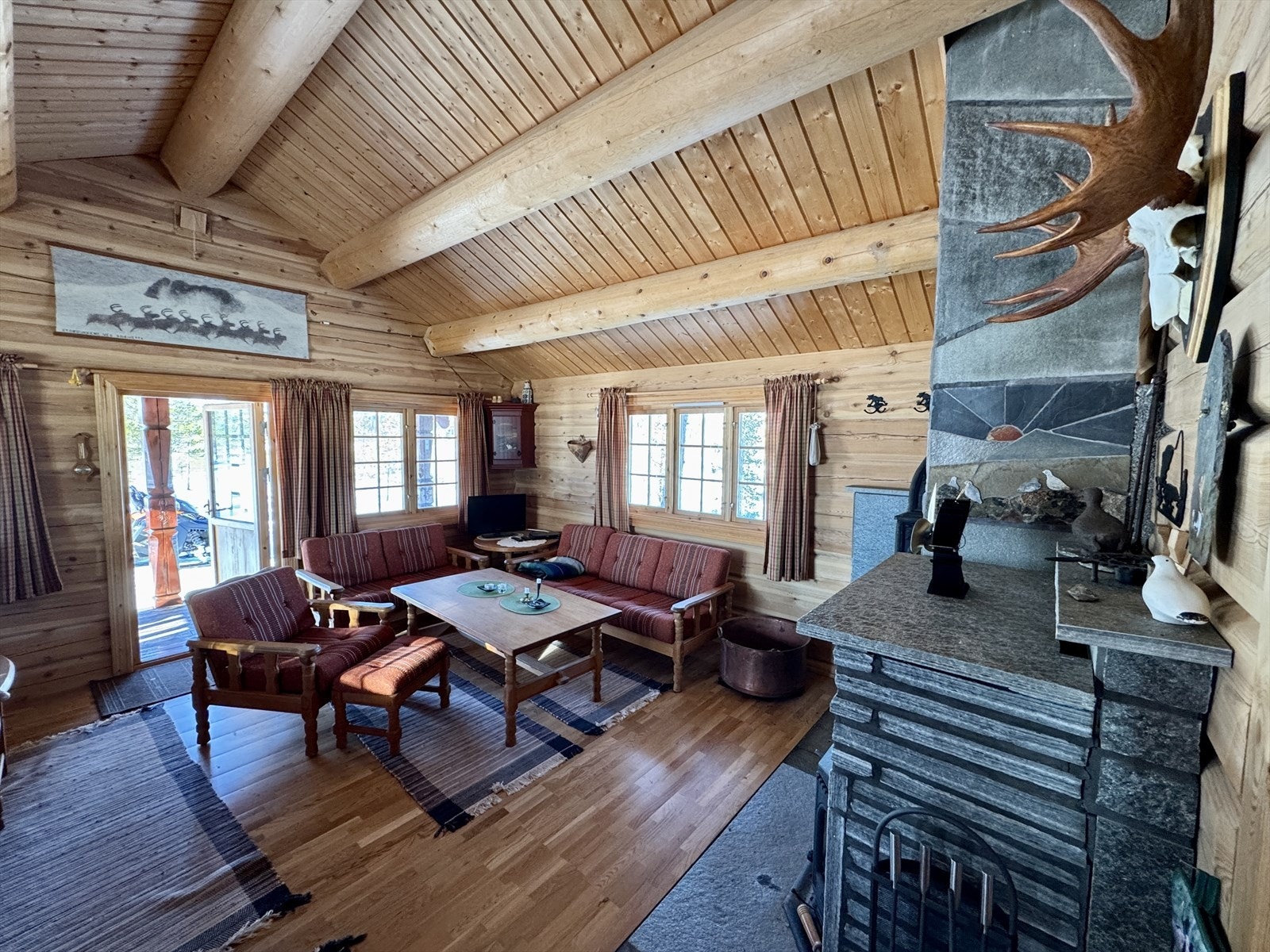 Stua sett fra kjøkken Galleribilde