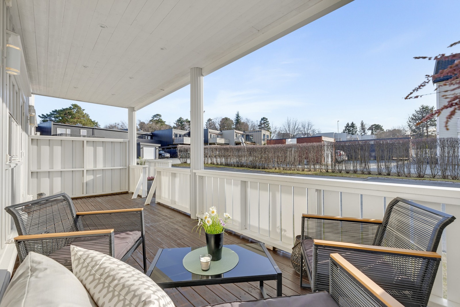 Her har du godt med plass til utemøblement og grill e.l. Galleribilde