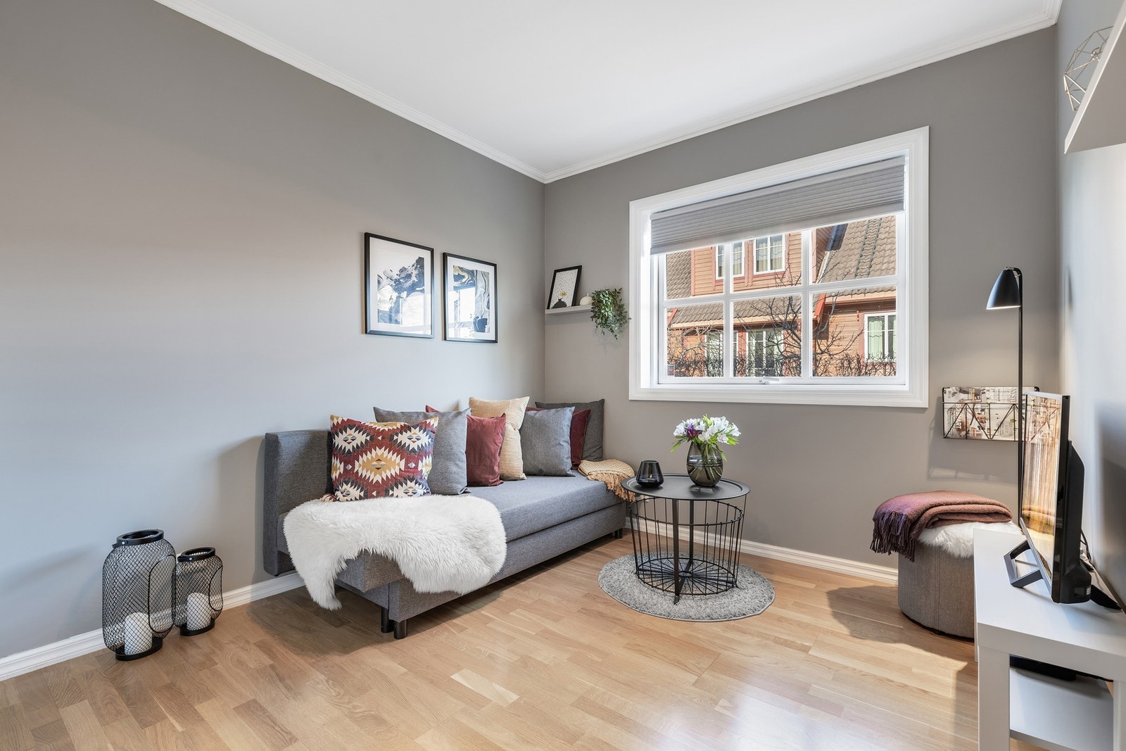 Boligen ligger tilbaketrukket til fra vei og støy, så her sover du uforstyrret. Galleribilde