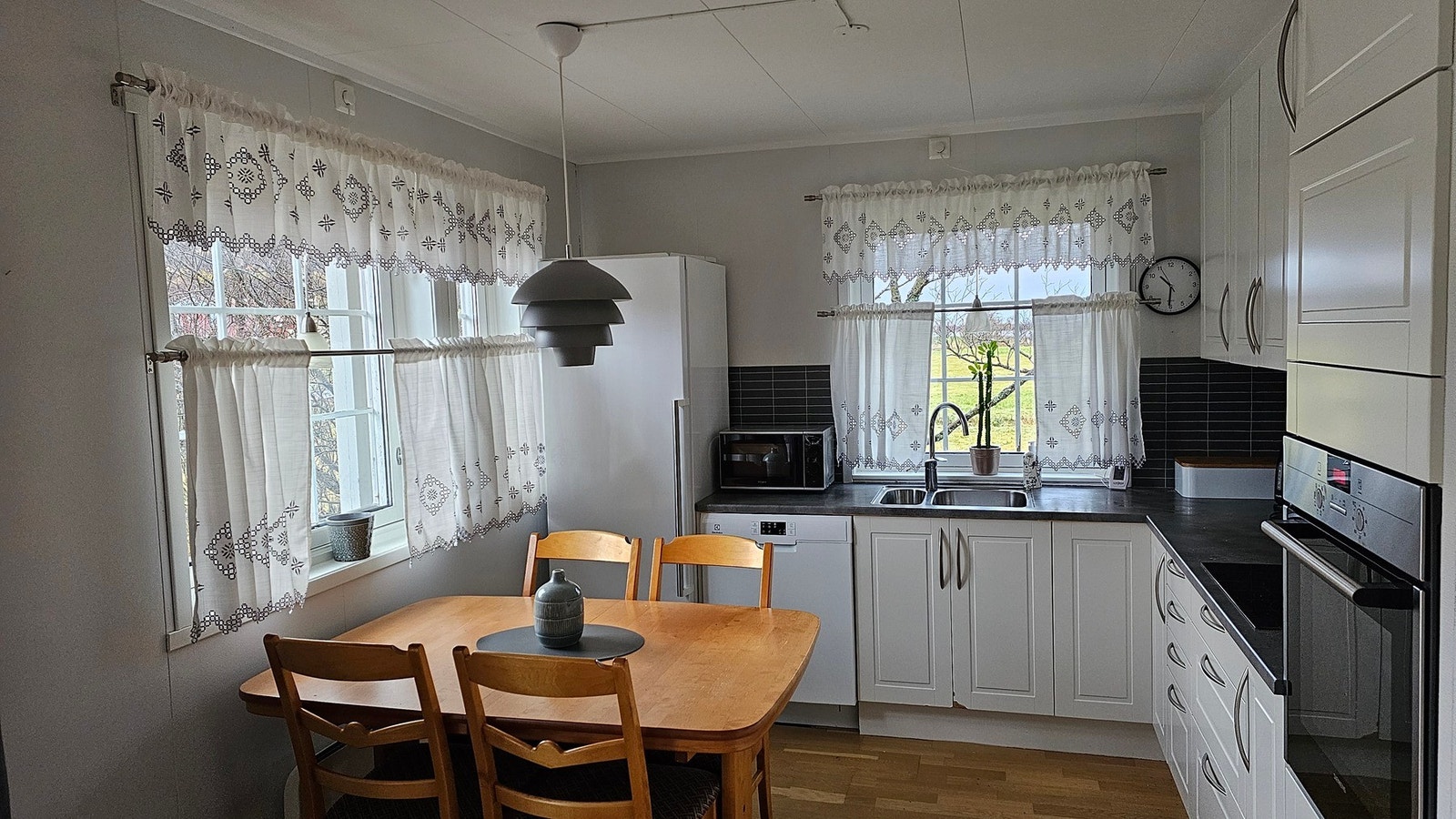 Selgers bilde for å vise hvordan det kan se ut møblert. Galleribilde