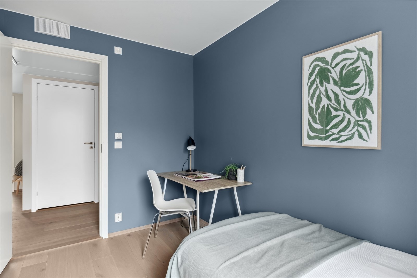 Ypperlig som barnerom, gjesterom eller hjemmekontor. Galleribilde