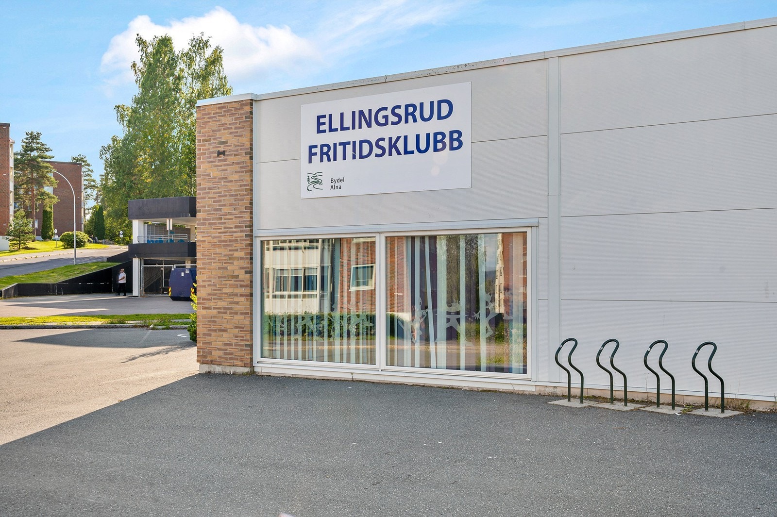 Ellingsrud fritidsklubb er et flott tilbud til ungdom fra 4. klasse opp til 18 år. Her kan man blant annet delta i matlaging eller benytte seg av lydstudio og hobbyrom. Galleribilde