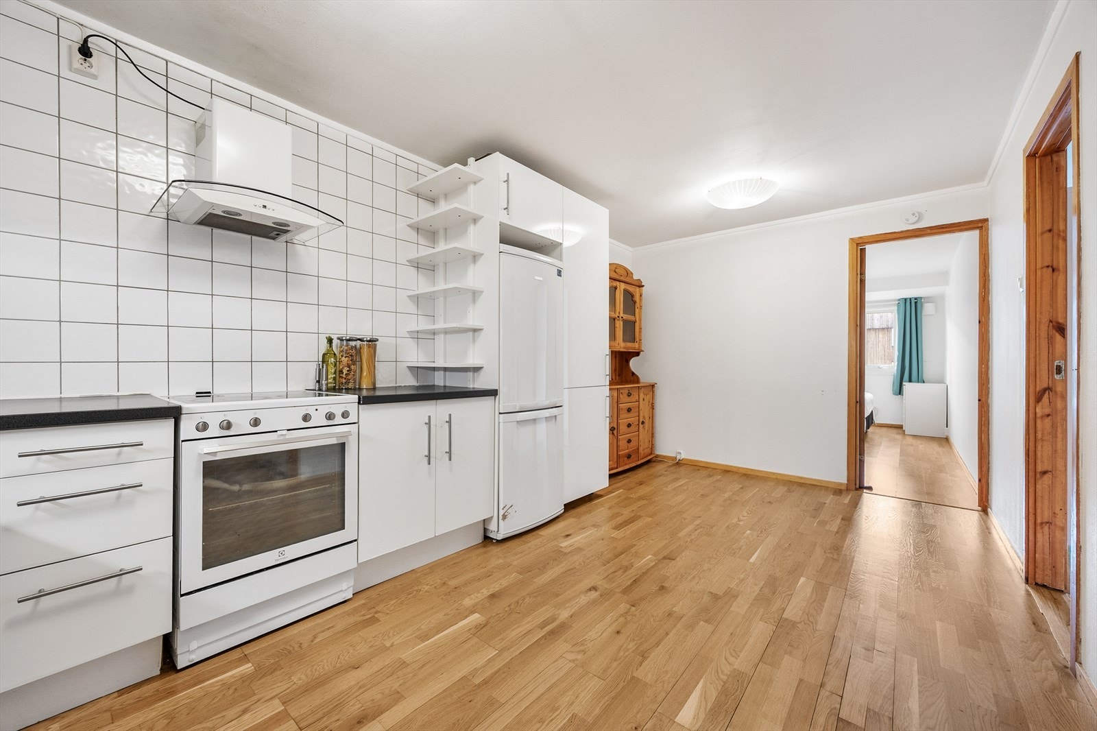 Kjøkkenet er meget romslig Galleribilde